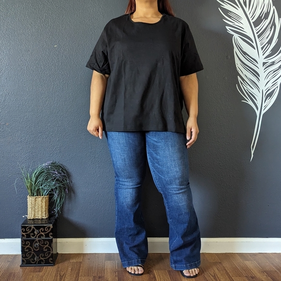 Drapers Black Tee - Picture 2 of 8